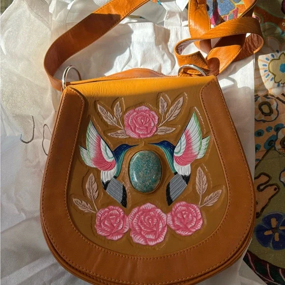 JODI LEE Charm Hummingbird Rose Bag Antique Tan - Picture 3 of 6